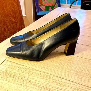 Vintage Nine West Pumps- Navy Blue